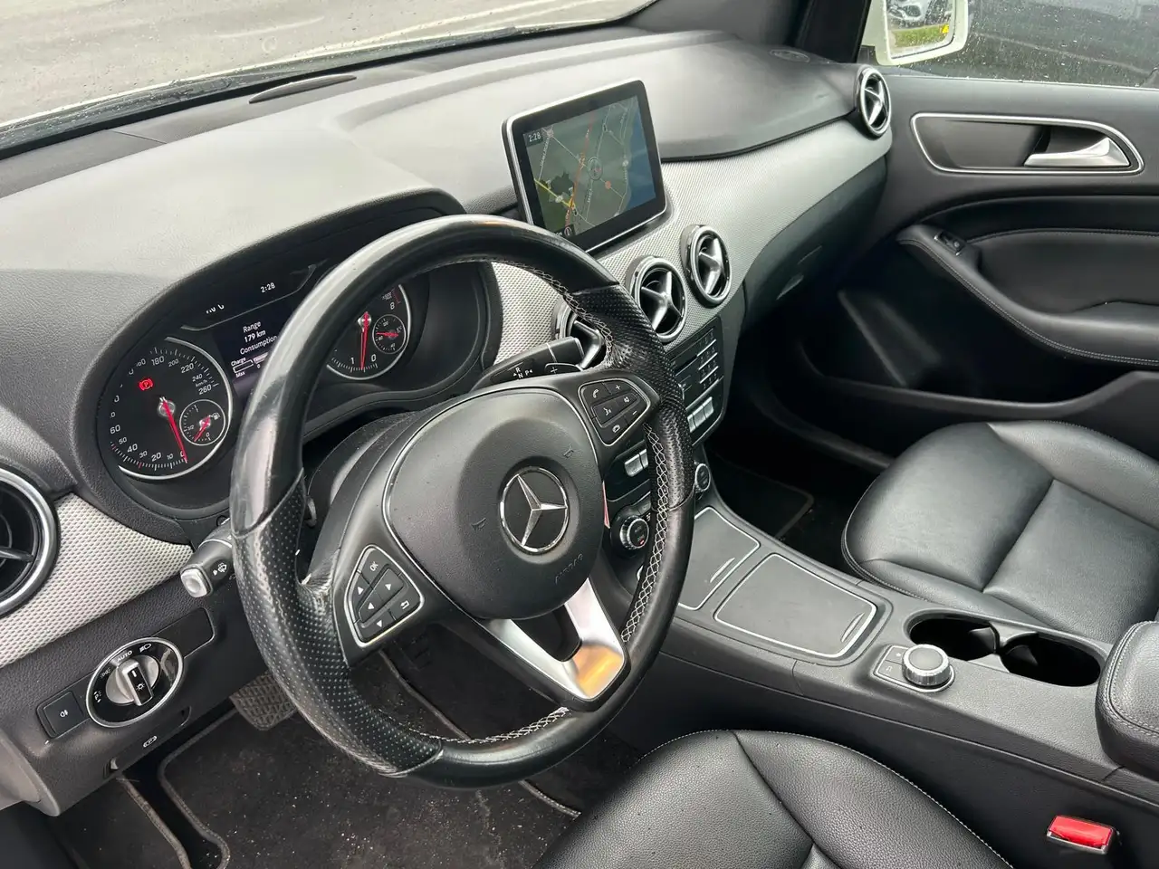 Mercedes-Benz B-Class снимка Mercedes-Benz B-Class