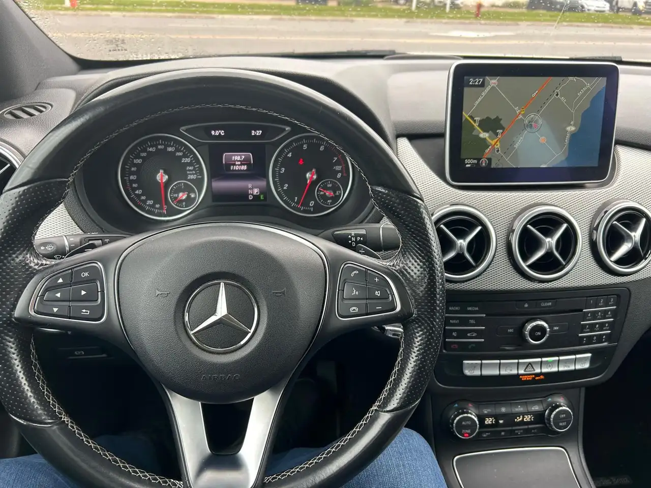 Mercedes-Benz B-Class снимка Mercedes-Benz B-Class