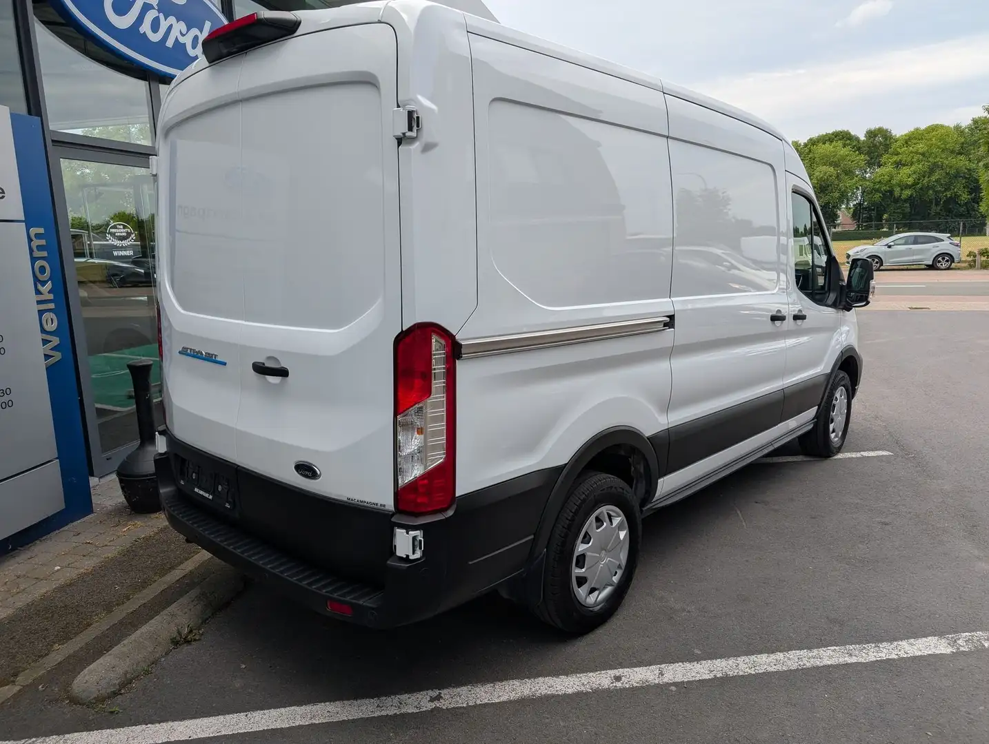 Ford E-Transit Trend 350M L2H2 68kWh Blanc - 2