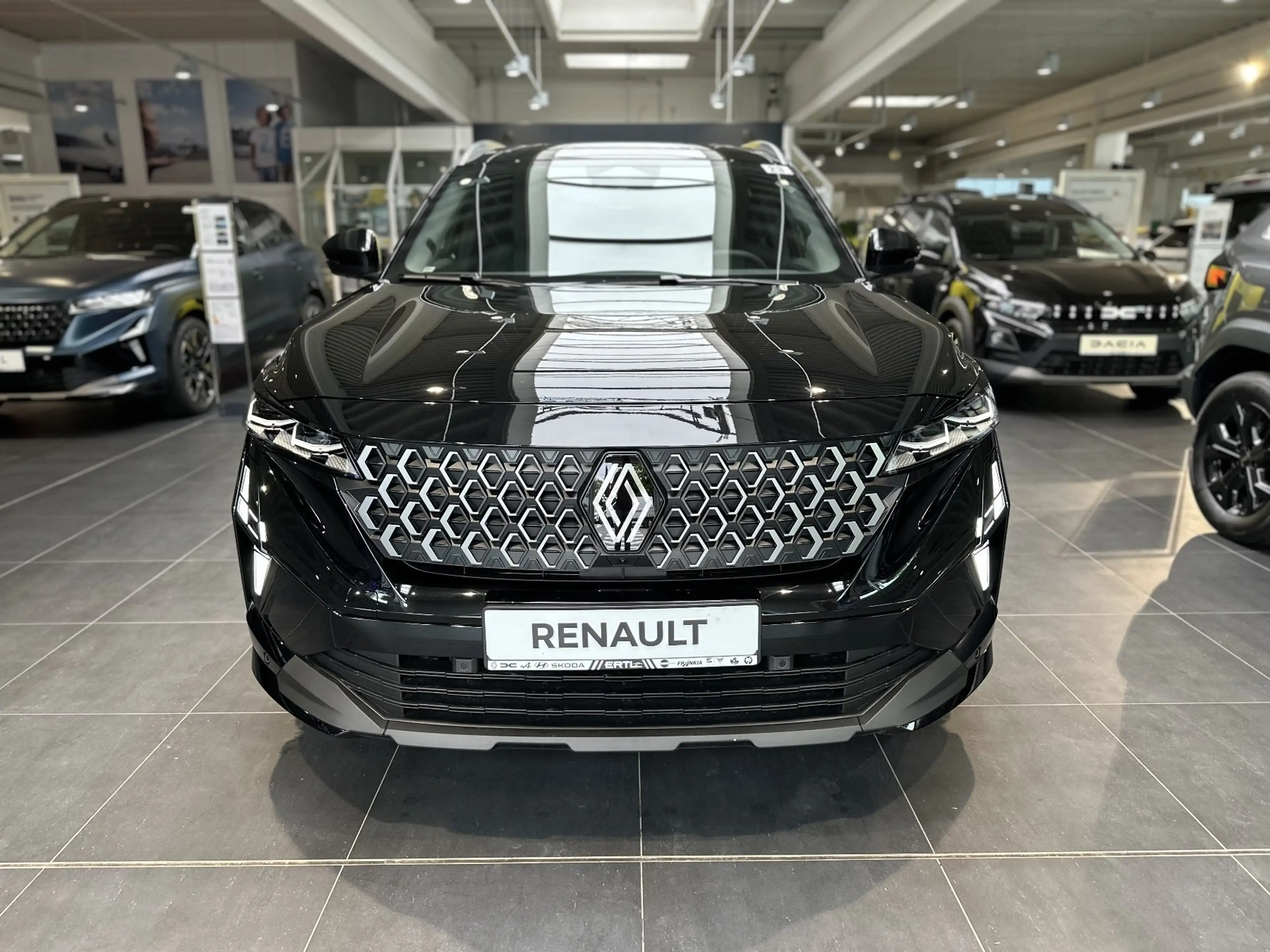 Renault Espace Techno Full Hybrid 200 PS — photo 2