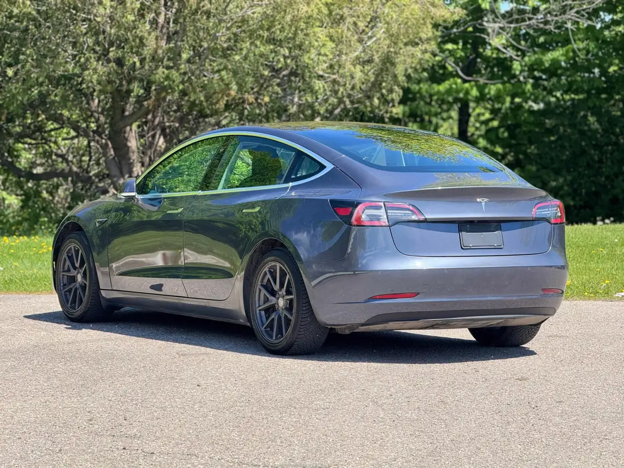 Tesla Model 3 photo Tesla Model 3