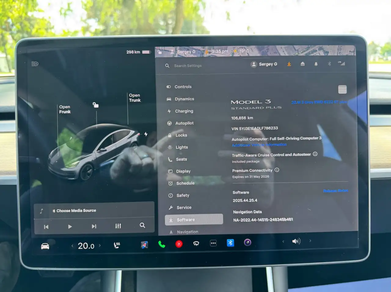 Tesla Model 3 photo Tesla Model 3