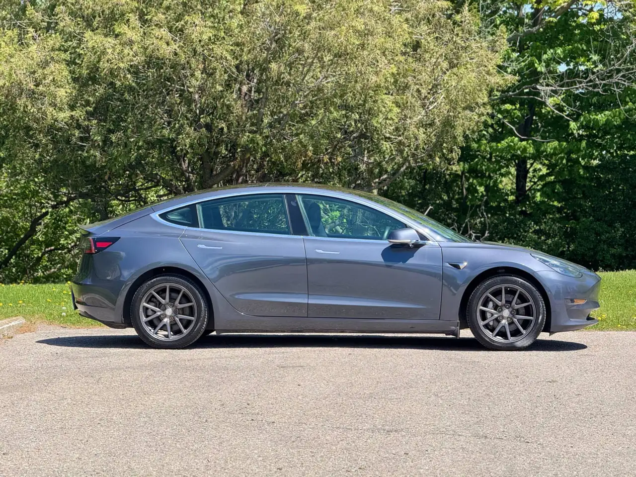 Tesla Model 3 photo Tesla Model 3