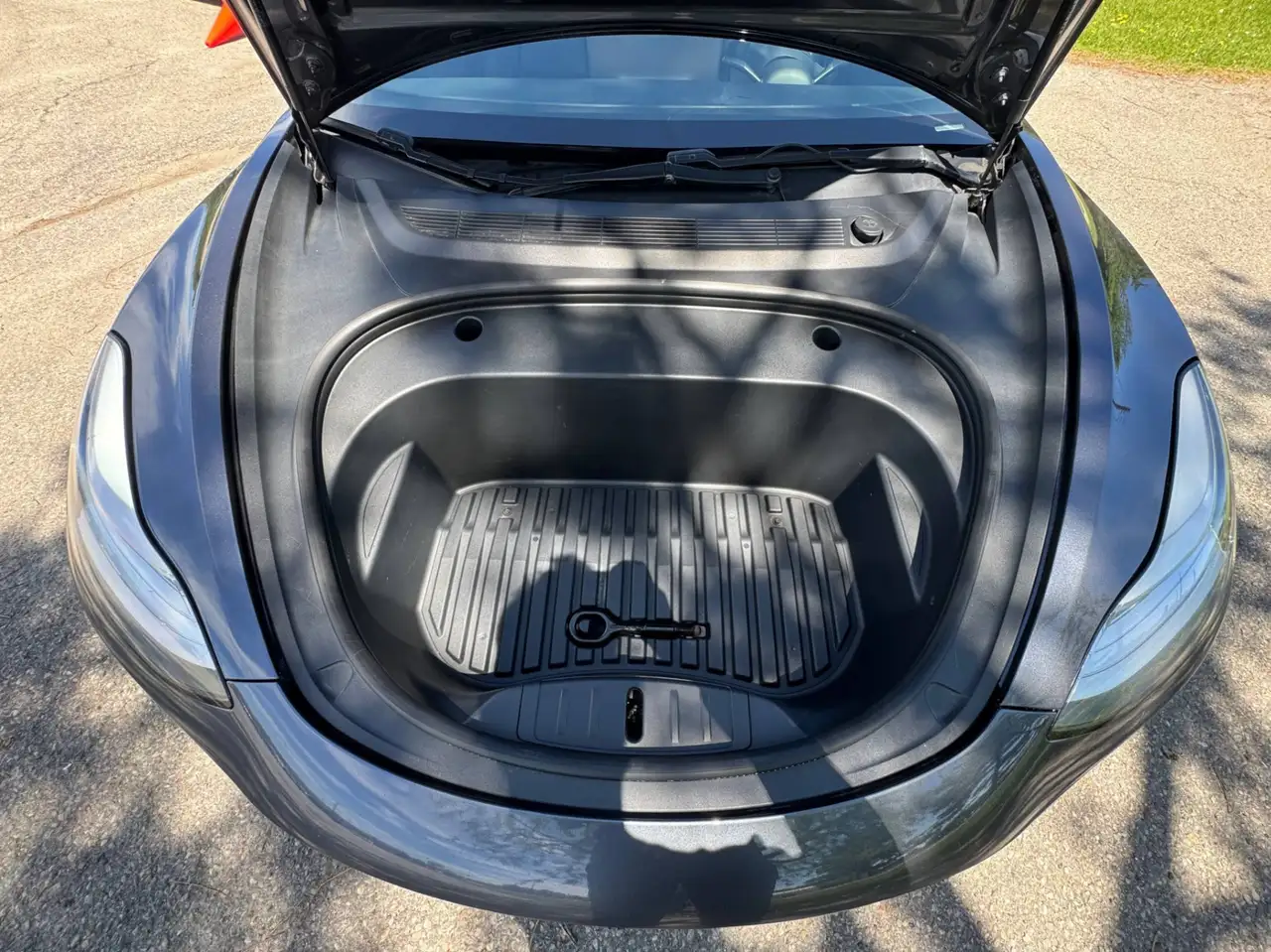 Tesla Model 3 photo Tesla Model 3