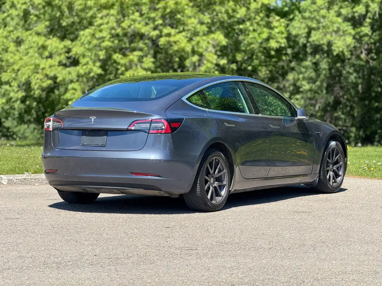 Tesla Model 3 photo Tesla Model 3