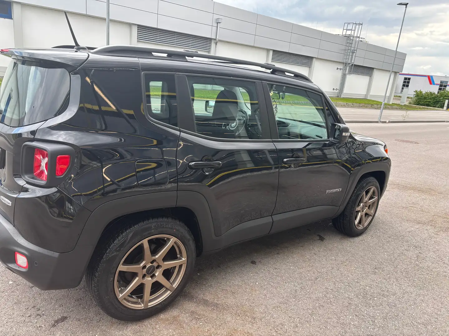 Jeep Renegade Renegade 1,6 MultiJet II 120 Longitude Longitude Schwarz - 2