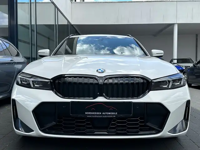 BMW 3 Series view 5