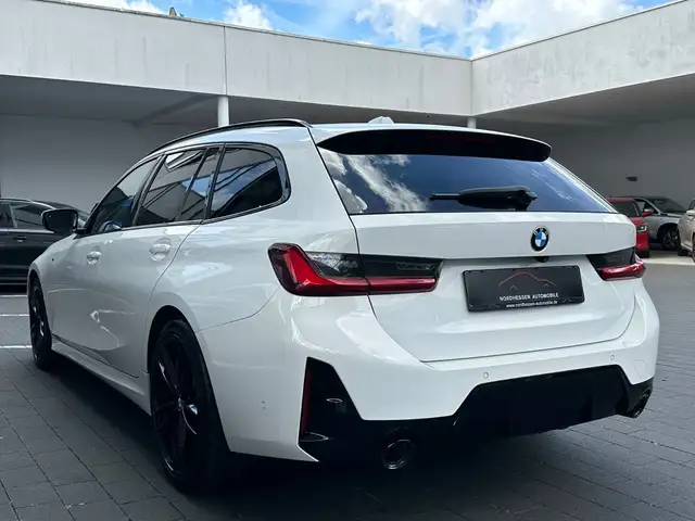 BMW 3 Series view 3