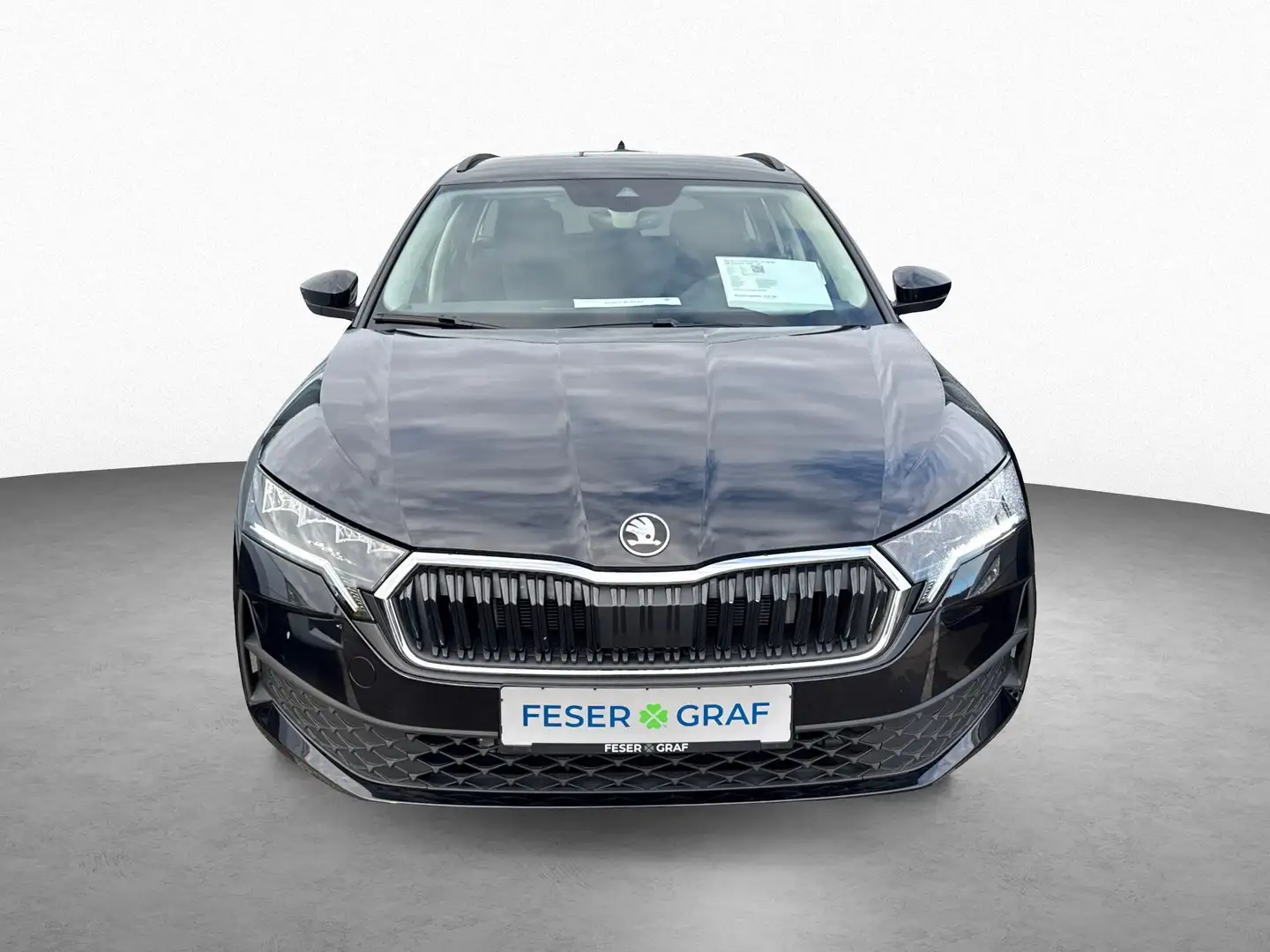 Skoda 1.5 TSI 85 kW Essence, AHK, LM Чёрный - 2