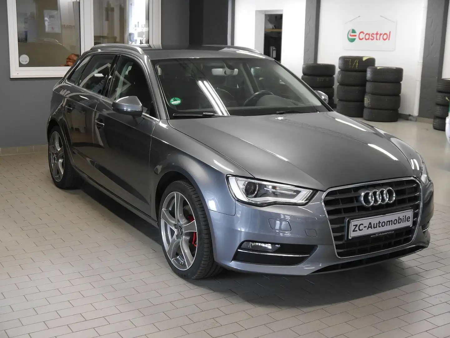 Audi A3 Sportback 1.8 TFSI - Nav - 18" - DAB - SHZ Grijs - 1