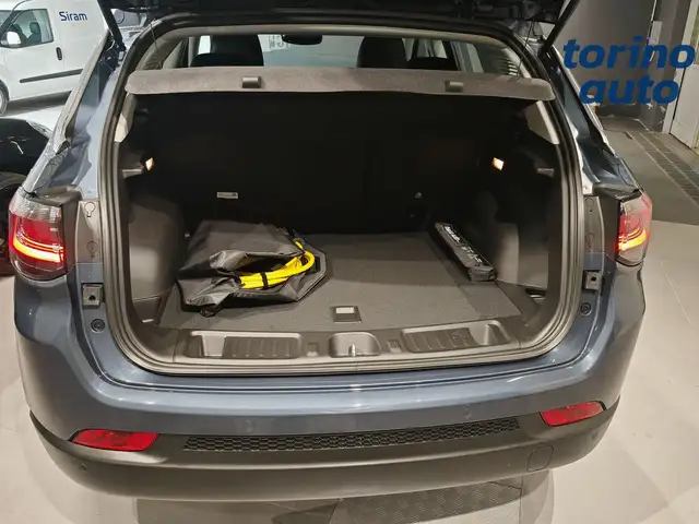 Jeep Compass view 26