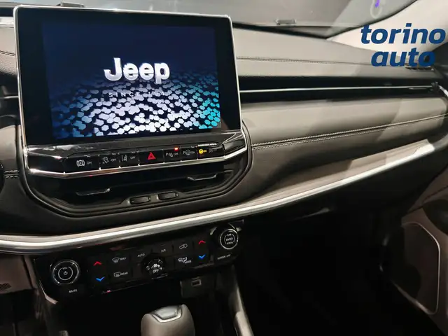 Jeep Compass view 13