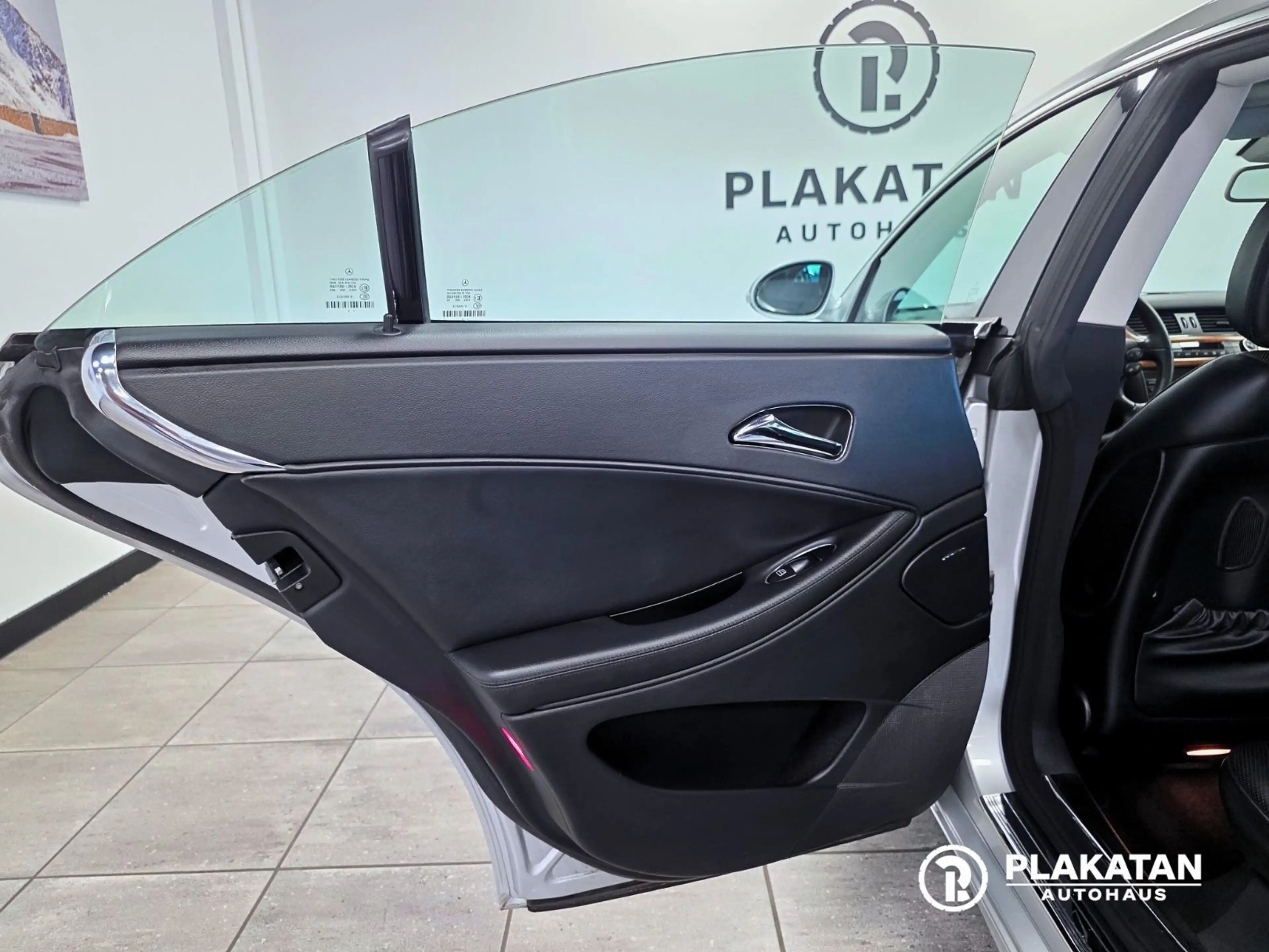 Mercedes-Benz CLS 320 CDI Leder Schiebedach SitzBeluft 4ZKlima — photo 15