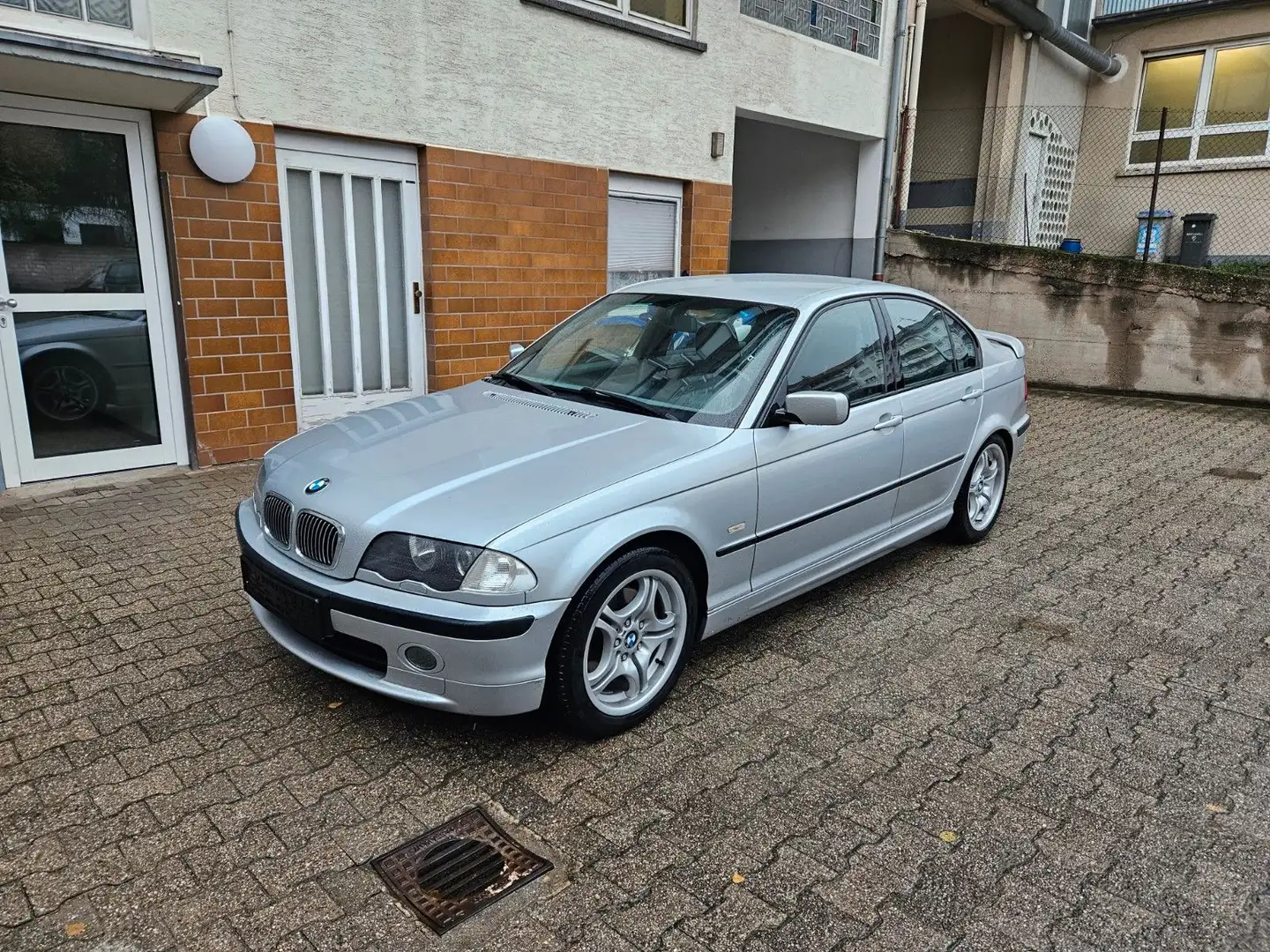 BMW 328 i aus 2.Hand / M-Paket / TÜV Neu Argintiu - 1