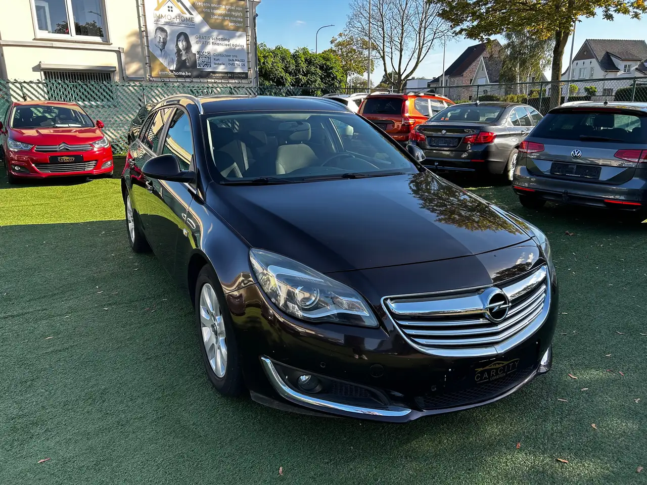 Opel Insignia Sports Tourer 2.0 CDTi ecoFLEX° GPS° XENON° A/C — photo 1 of 15