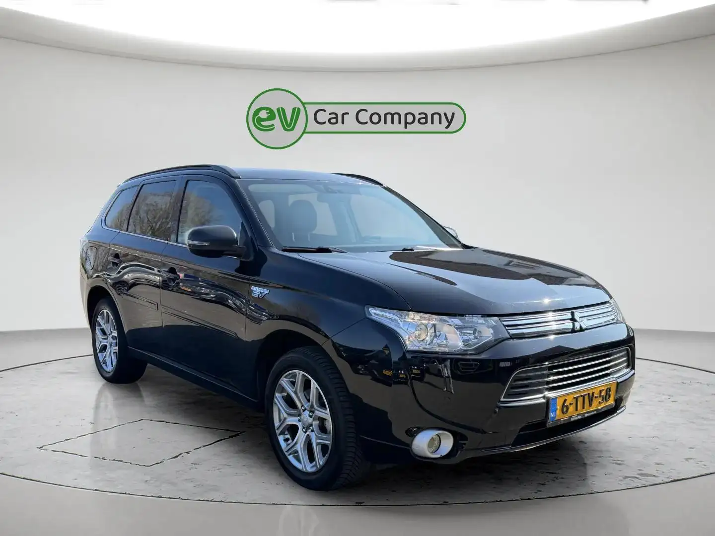 Mitsubishi Outlander 2.0 PHEV Instyle | Schuif- kanteldak | Trekhaak | Schwarz - 2
