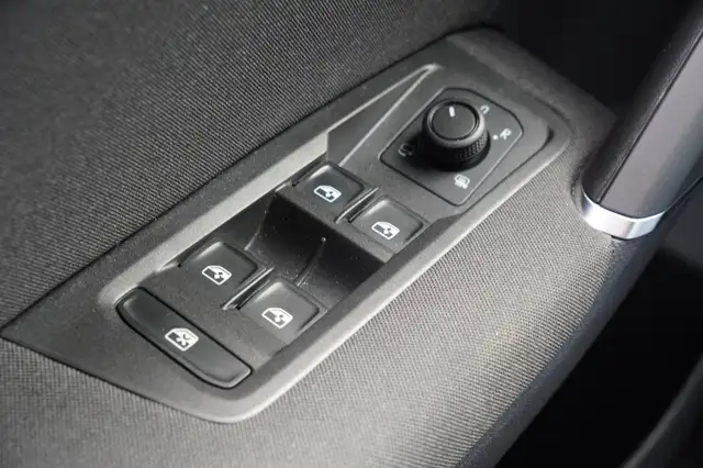Volkswagen Touran view 22