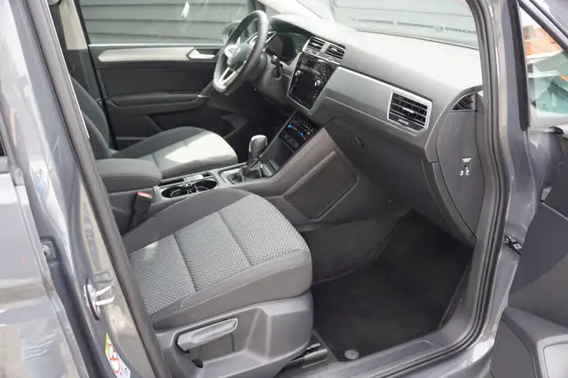Volkswagen Touran view 21
