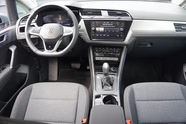 Volkswagen Touran view 17
