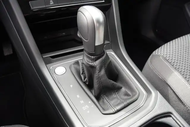 Volkswagen Touran view 10