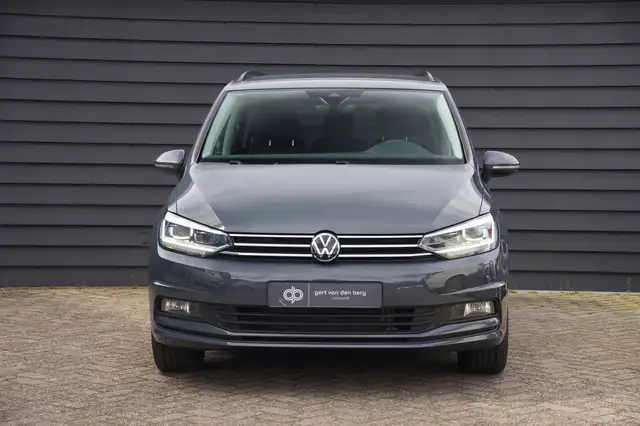 Volkswagen Touran view 11