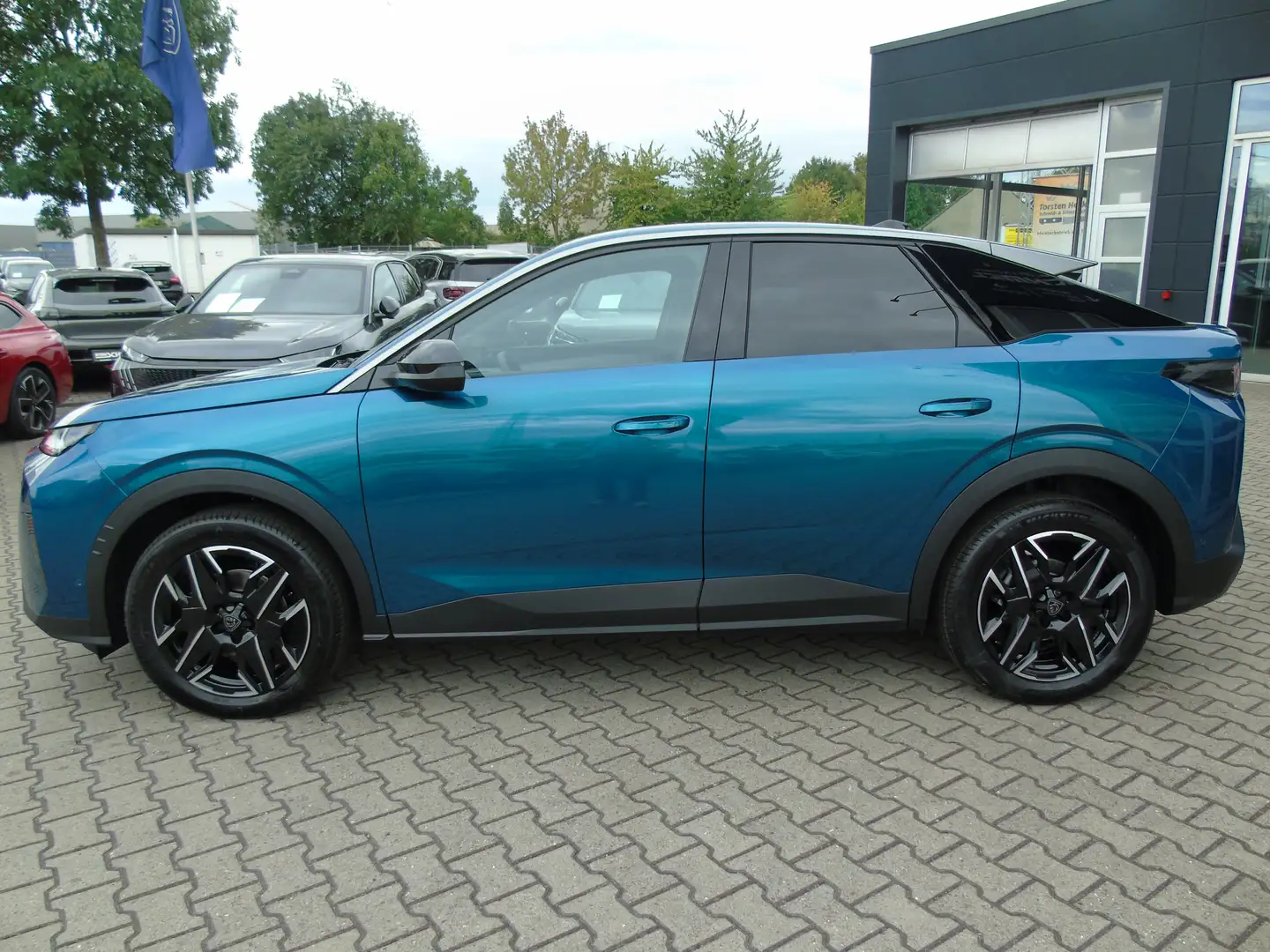 Peugeot 3008 Hybrid 145 Allure Panorama-Navigations-Paket,Drive Bleu - 2