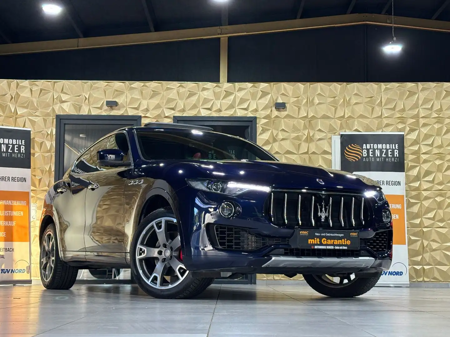 Maserati Levante /EXCLUSIVE/RED/360'KAM/PANO/HARMAN-KARDON Blau - 1