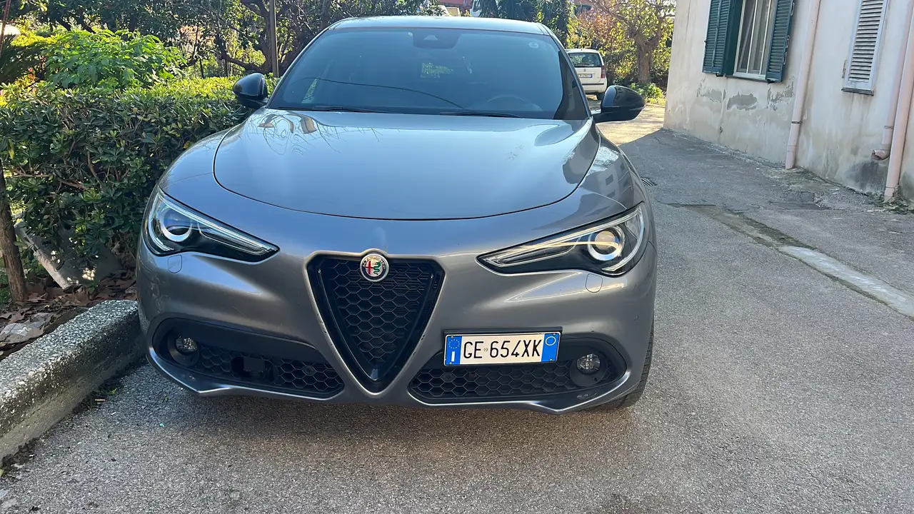 Alfa Romeo Stelvio 2021