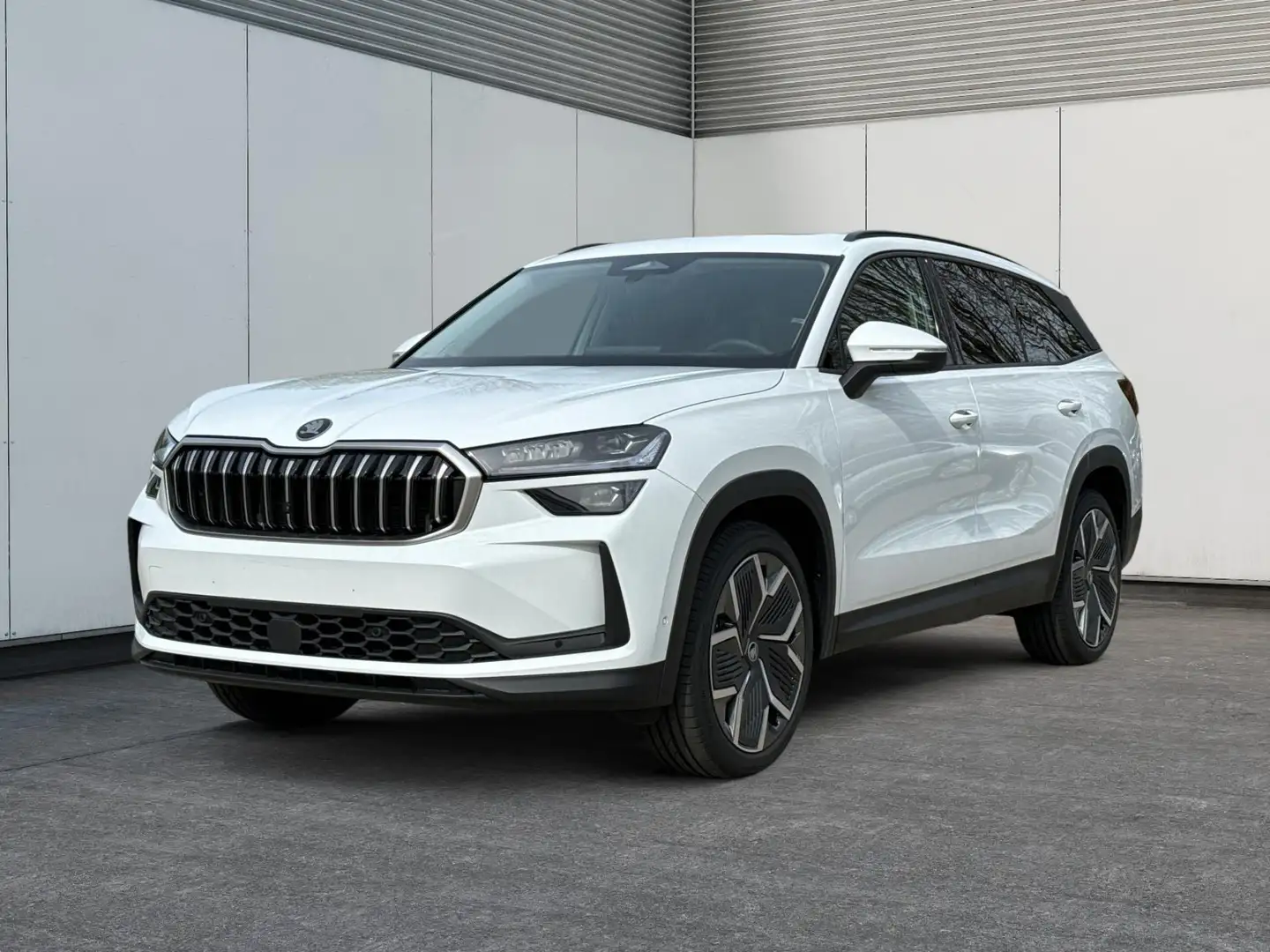 Skoda Kodiaq Selection Business Edition LEDER+AHK+PANO+MATRI... Weiß - 1
