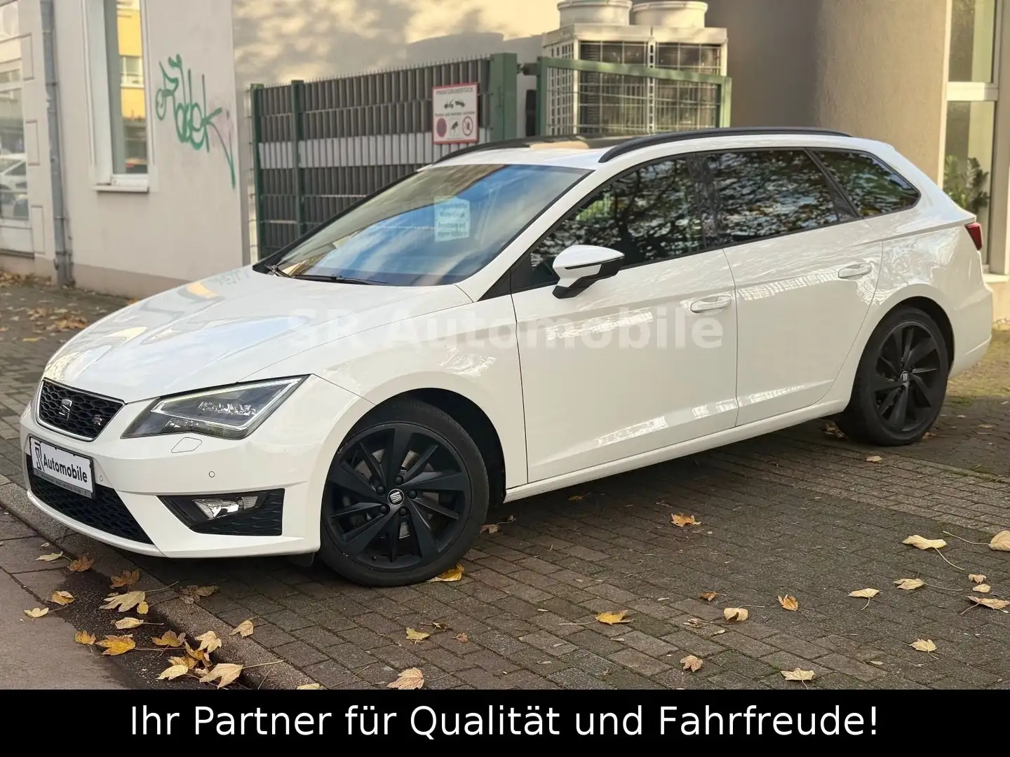 SEAT Leon ST FR 1.HAND*KLIMA*LED*NAVI*PANO*PDC*SHZ Weiß - 1