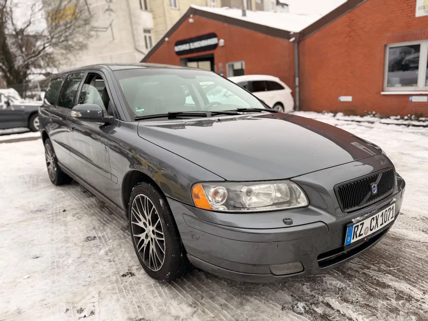 Volvo V70 Bi-Fuel CNG Momentum 2.4*Leder*Klima*SHZ*tem Grau - 1