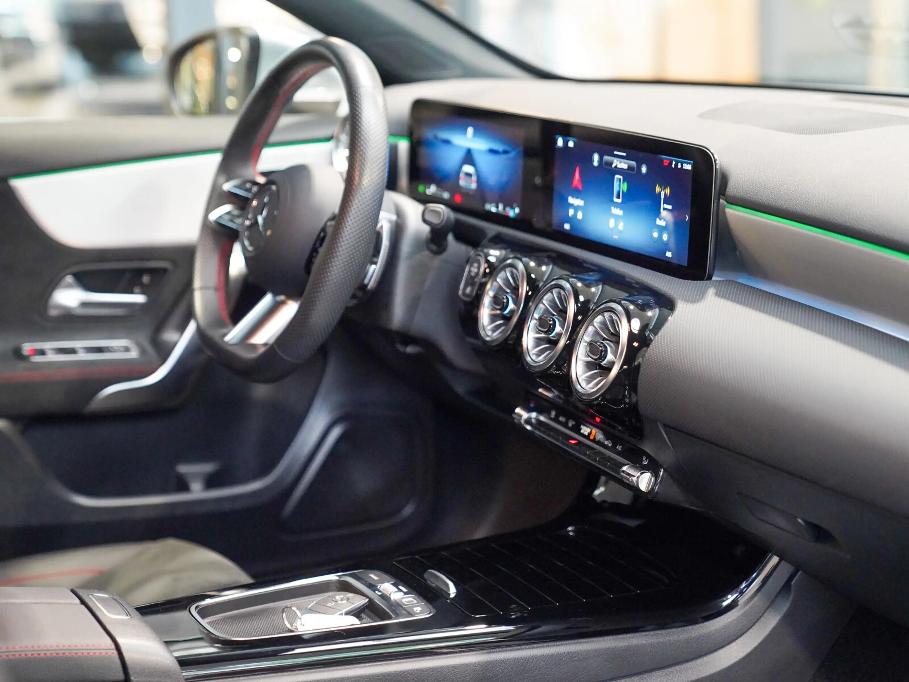 Mercedes-Benz A 200 A 200 d AMG Line 360° CarPlay Lenkradheiz KEYLES — photo 10