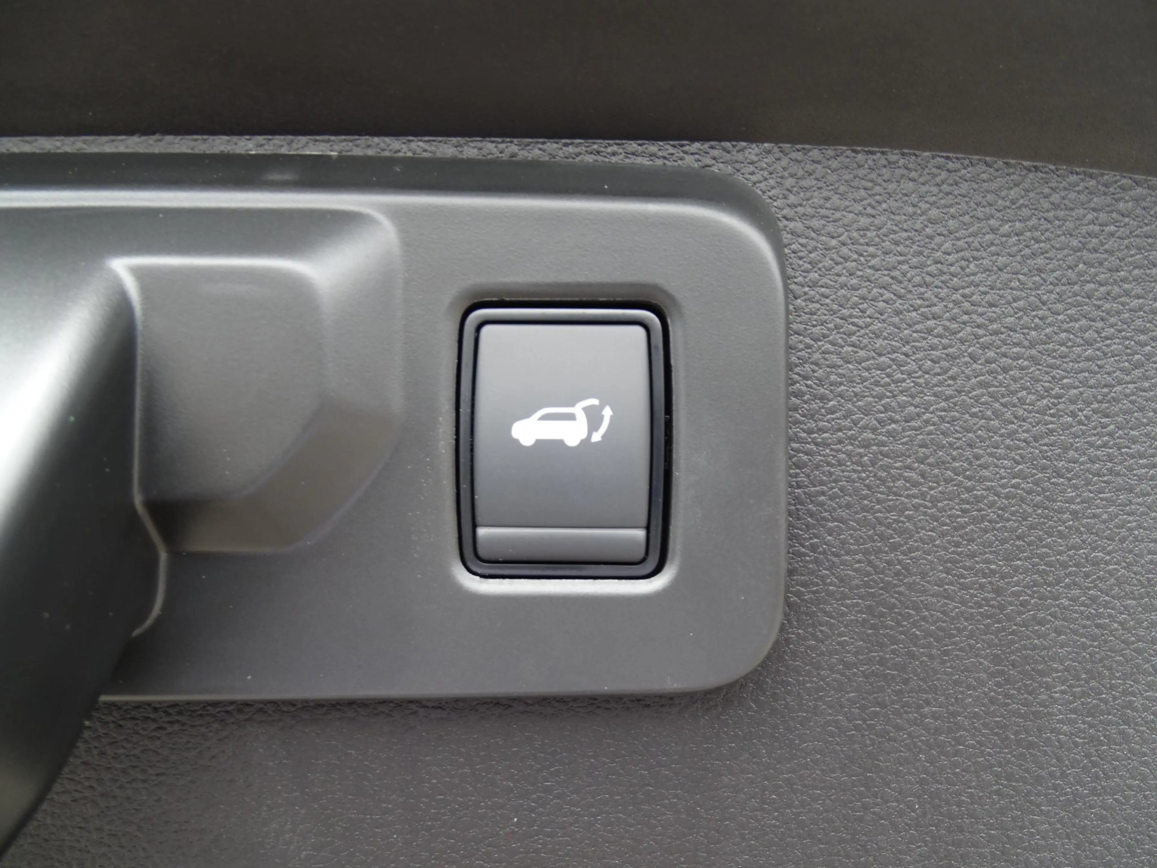 Renault Symbioz 1.8 E-Tech full hybrid 160 iconic | Harman & Kardo — photo 26