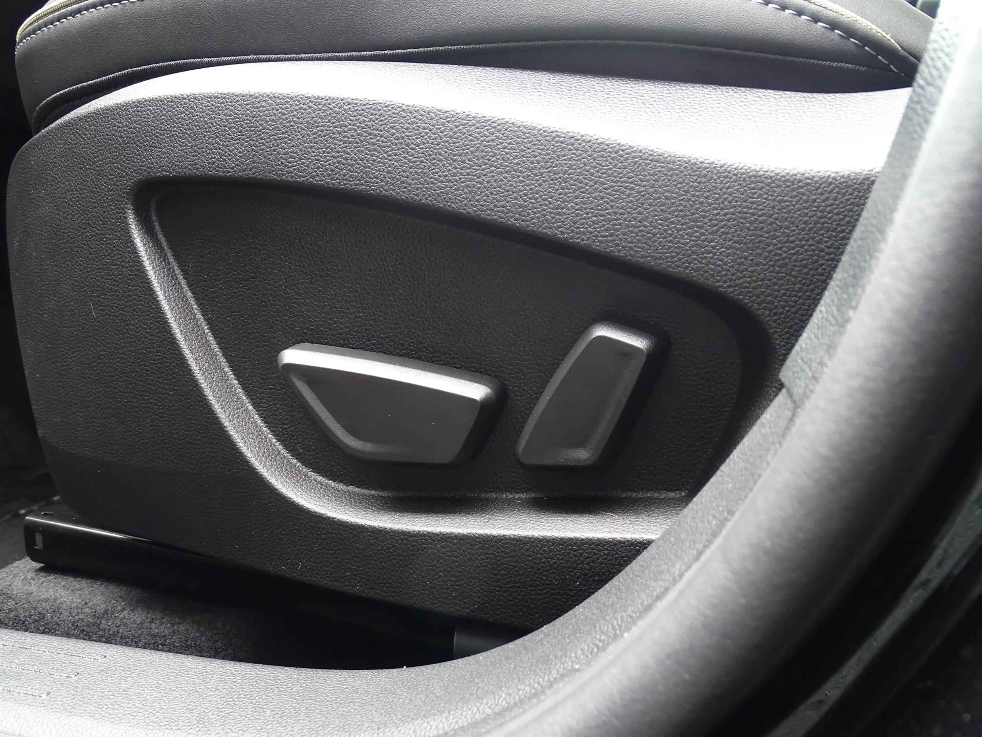 Renault Symbioz 1.8 E-Tech full hybrid 160 iconic | Harman & Kardo — photo 31