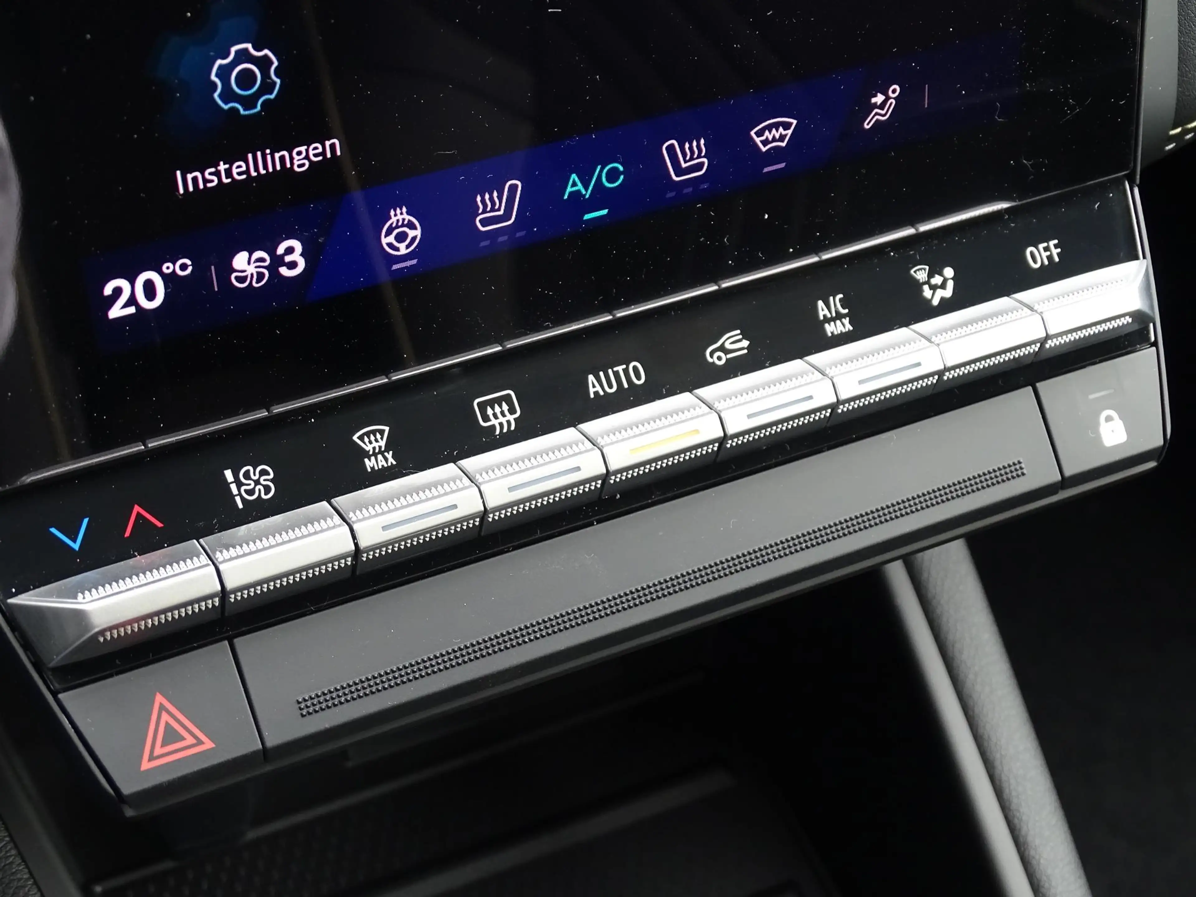 Renault Symbioz 1.8 E-Tech full hybrid 160 iconic | Harman & Kardo — photo 13