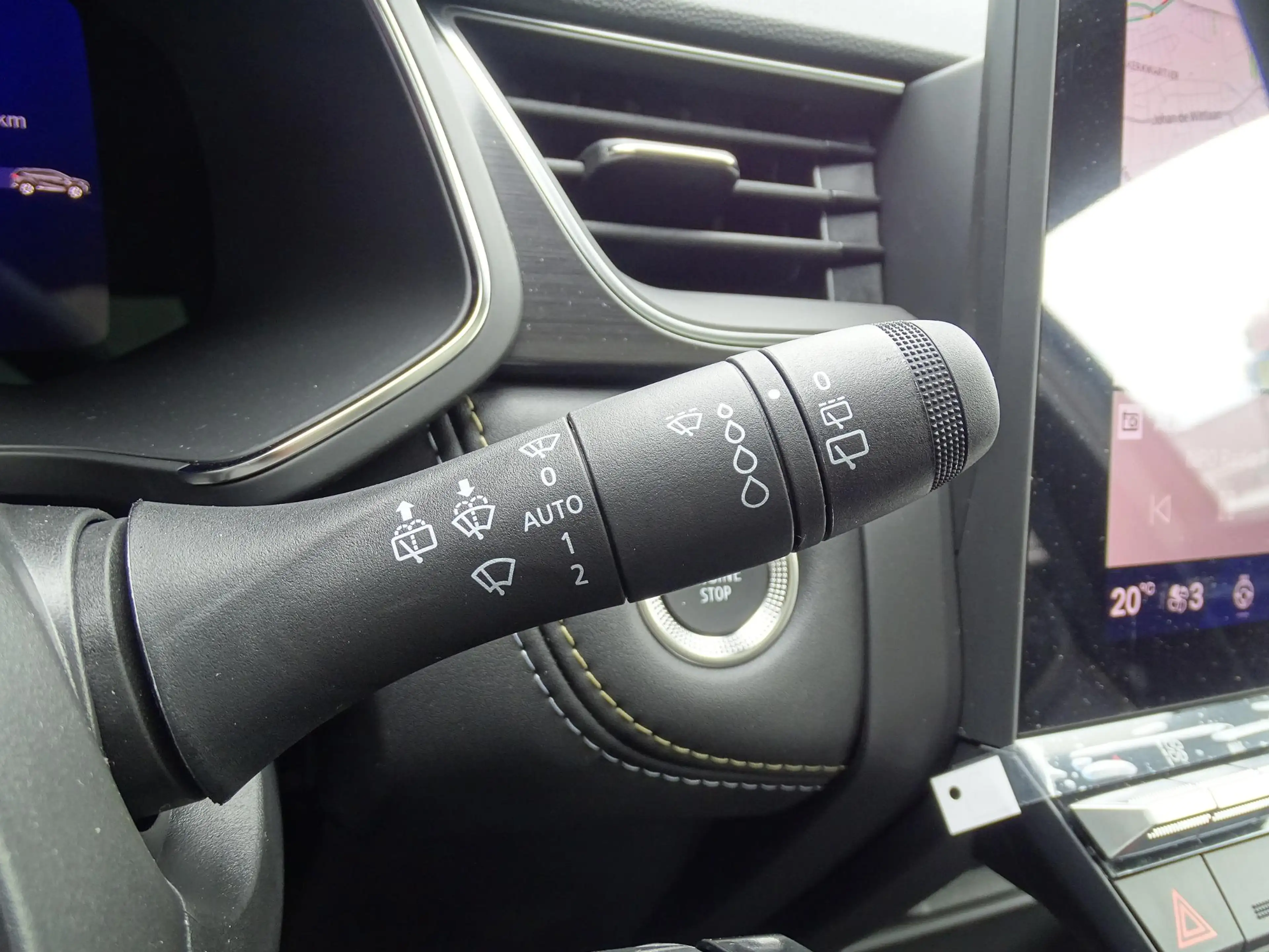 Renault Symbioz 1.8 E-Tech full hybrid 160 iconic | Harman & Kardo — photo 18
