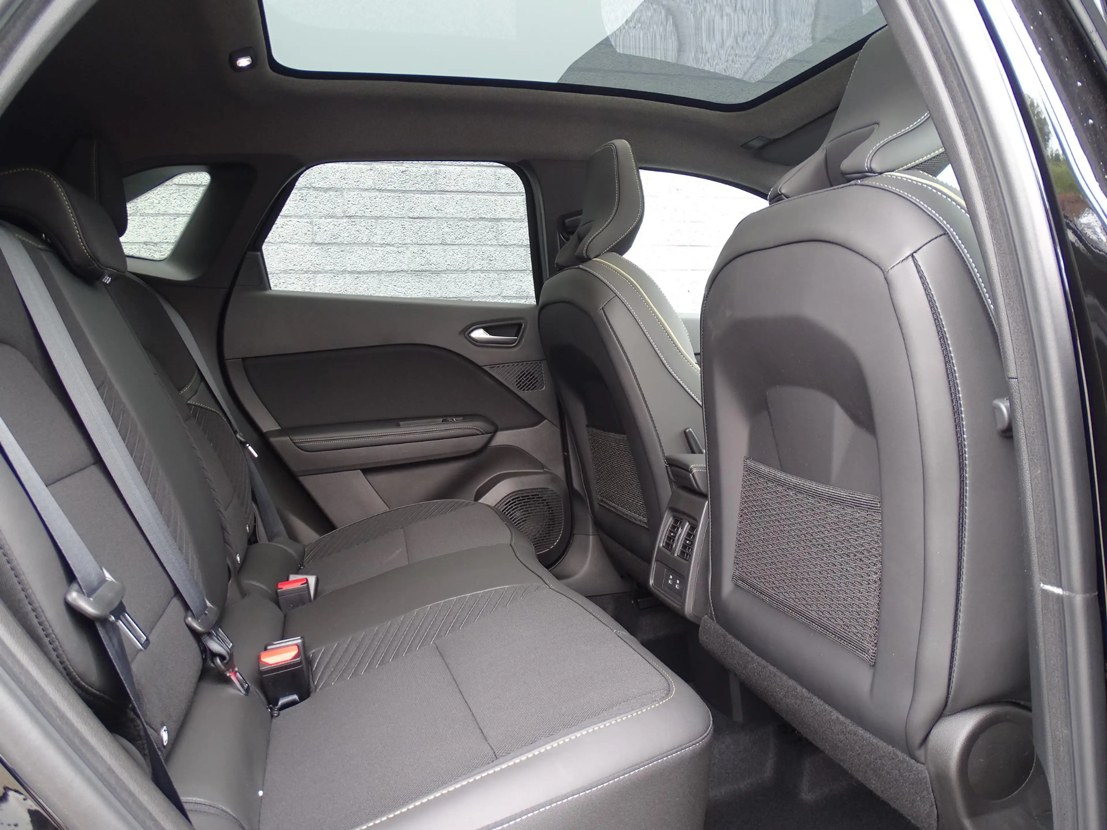 Renault Symbioz 1.8 E-Tech full hybrid 160 iconic | Harman & Kardo — photo 8