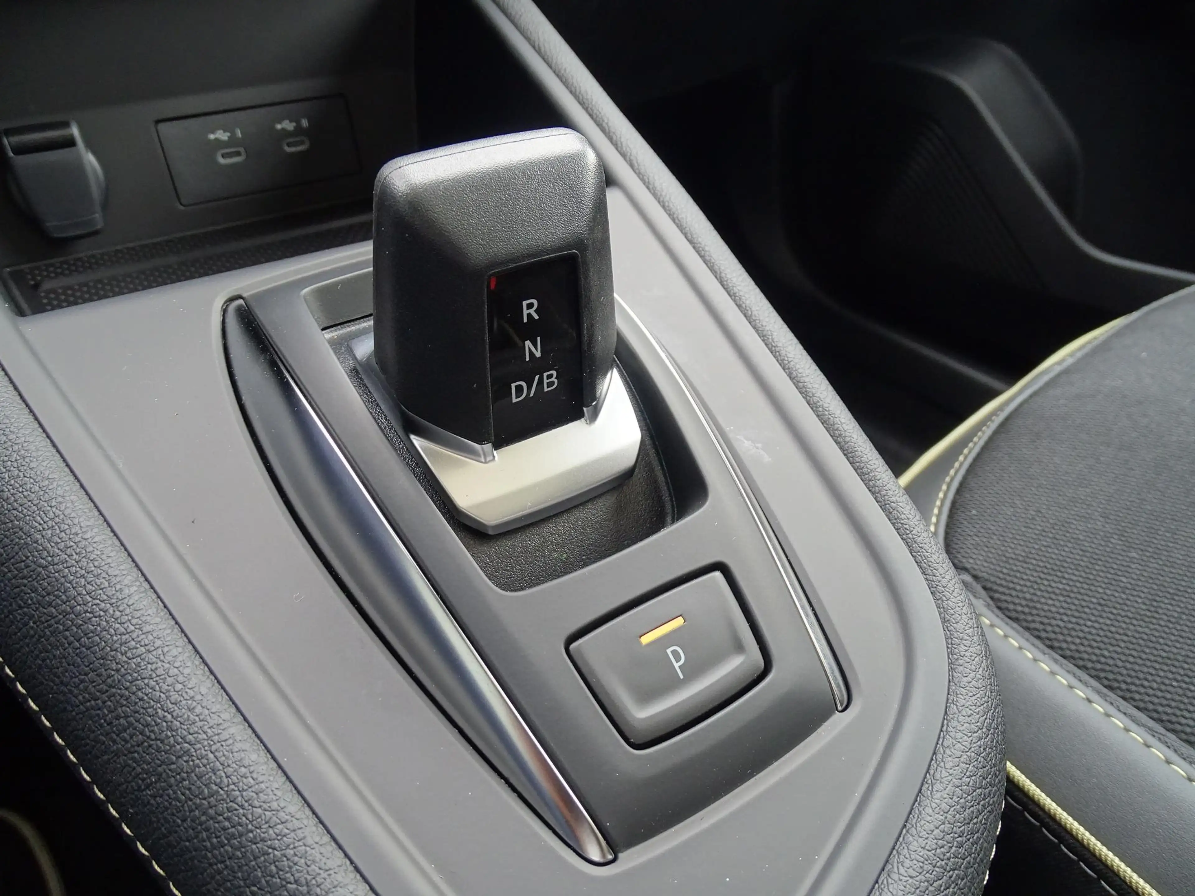 Renault Symbioz 1.8 E-Tech full hybrid 160 iconic | Harman & Kardo — photo 27