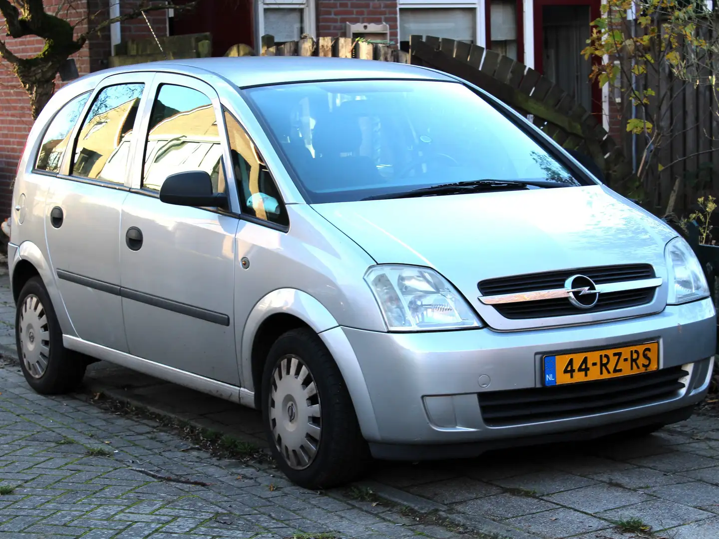 Opel Meriva 1.6-16V Business Grijs - 1