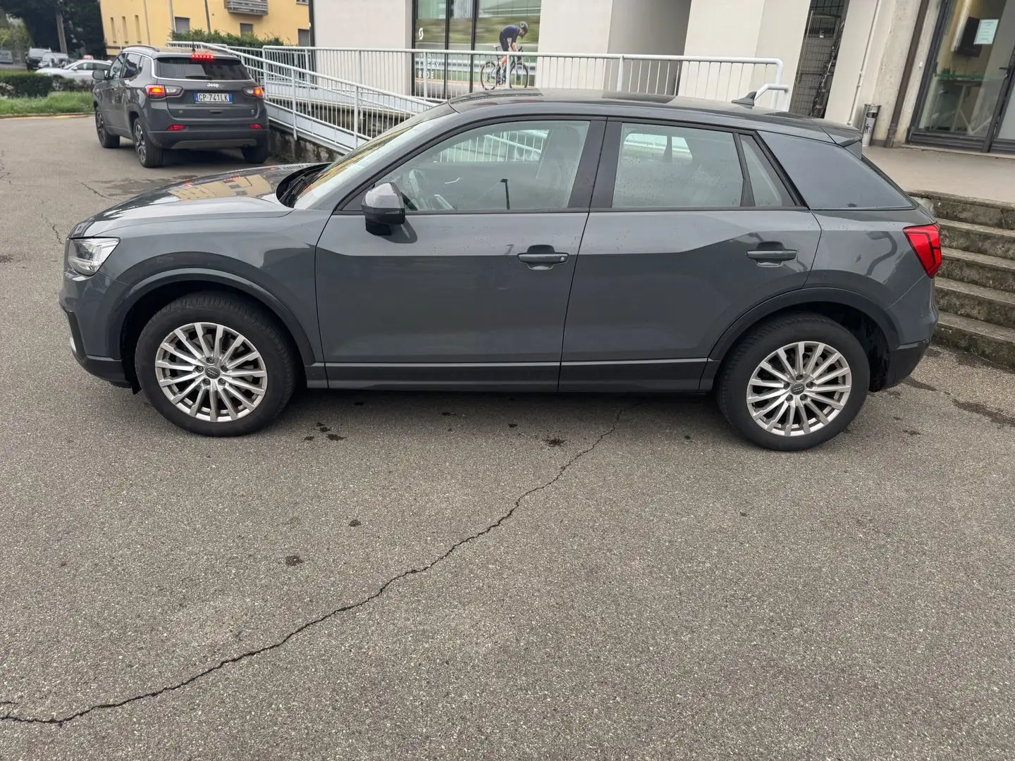 Audi Q2 Business 1.6 30 TDI Grey - 2