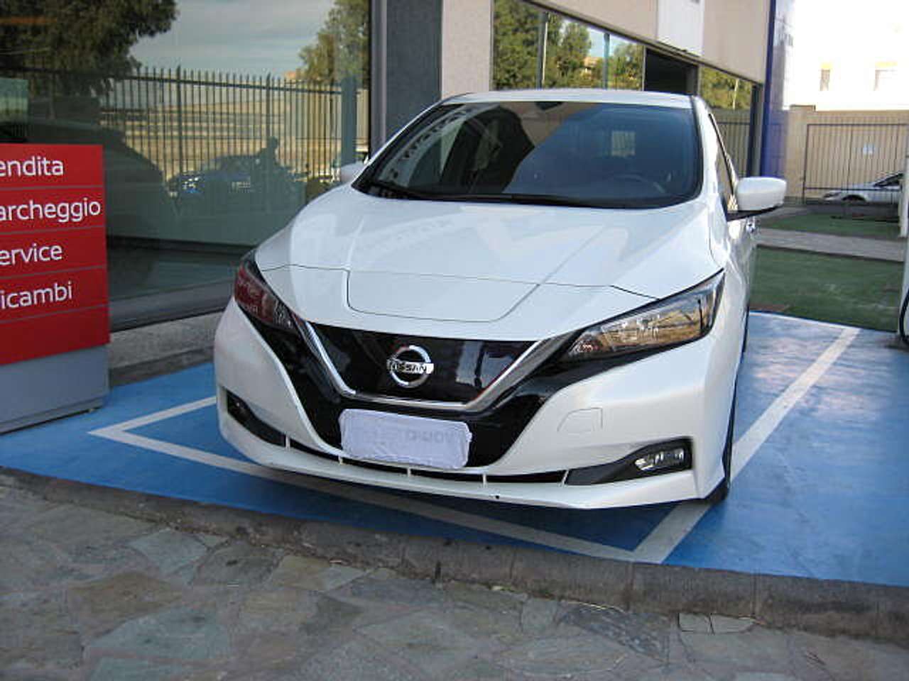Nissan Leaf 40 KW/H Acenta