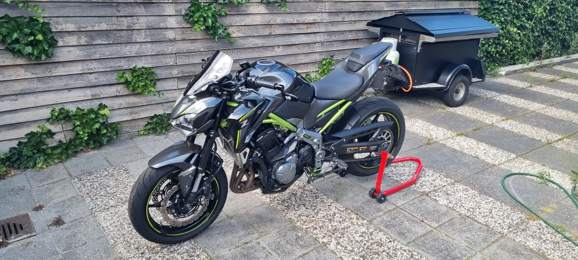 Kawasaki Z 900 Zwart - 2