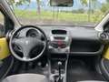 Peugeot 107 Urban 1,0 3T Export benzin Gelb - thumbnail 15
