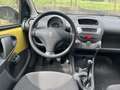 Peugeot 107 Urban 1,0 3T Export benzin Gelb - thumbnail 16