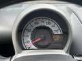 Peugeot 107 Urban 1,0 3T Export benzin Gelb - thumbnail 17