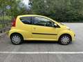 Peugeot 107 Urban 1,0 3T Export benzin Gelb - thumbnail 4