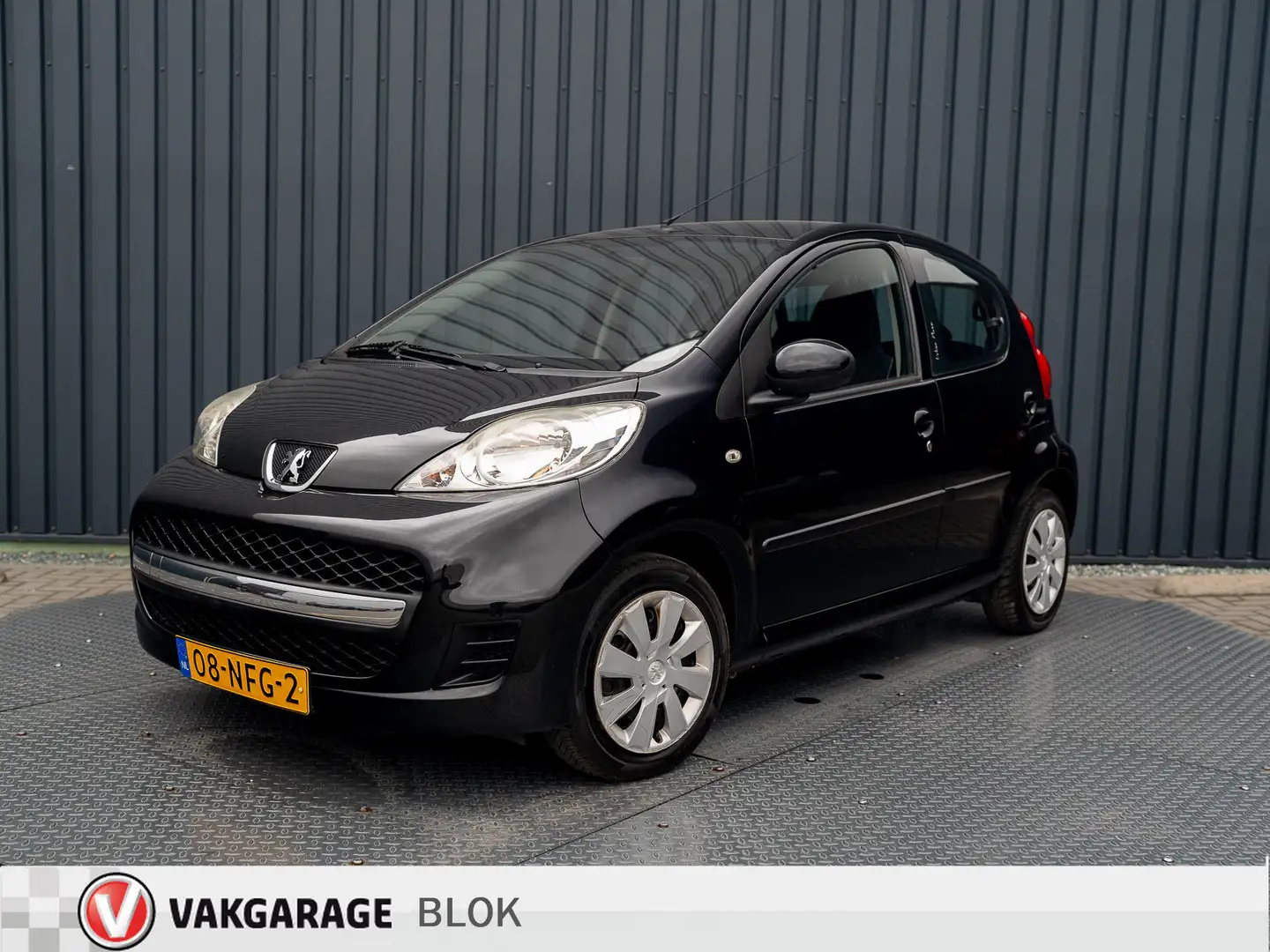 Peugeot 107 1.0-12V Urban Move | Airco | Elk. Ramen | Centrale Zwart - 1