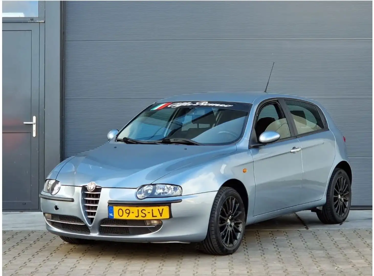 Alfa Romeo 147 1.6 TS Distinctive Blauw - 1