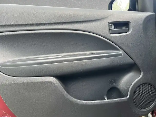 Mitsubishi Space Star view 5