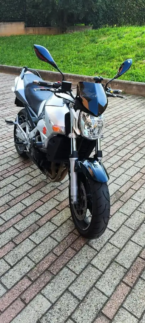 Suzuki GSR 600 Negru - 2